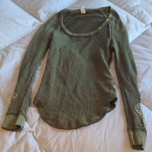 Free People Green Long Sleeve Thermal Top With Detailed Cuffs 💚